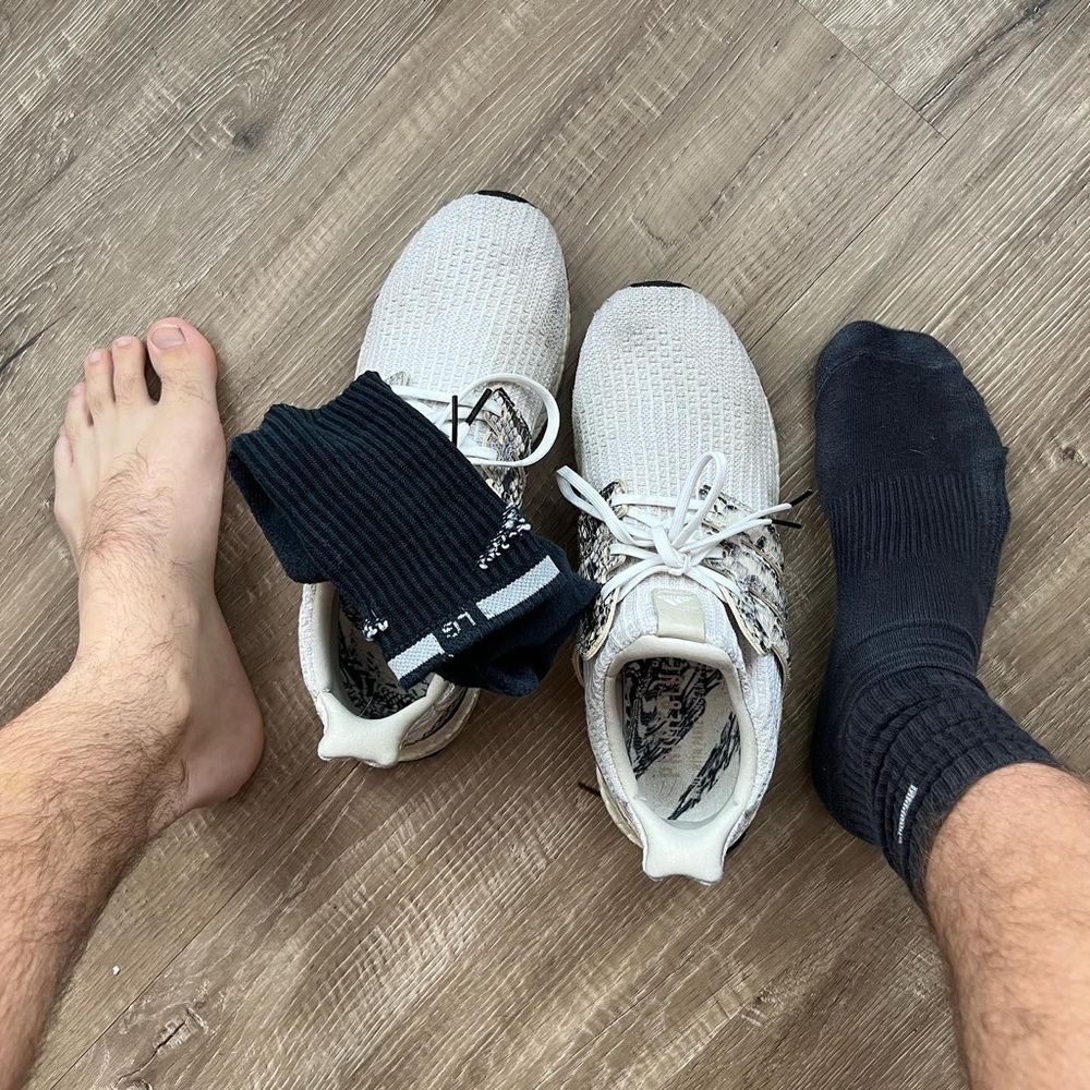 mens nike socks and white crew socks